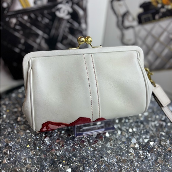 Coach 05’ poppy floral appliqué vintage RARE Poppy for Peace Kisslock EUC - Picture 5 of 16